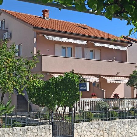 Apartmani Vesna Krk Town Exteriér fotografie