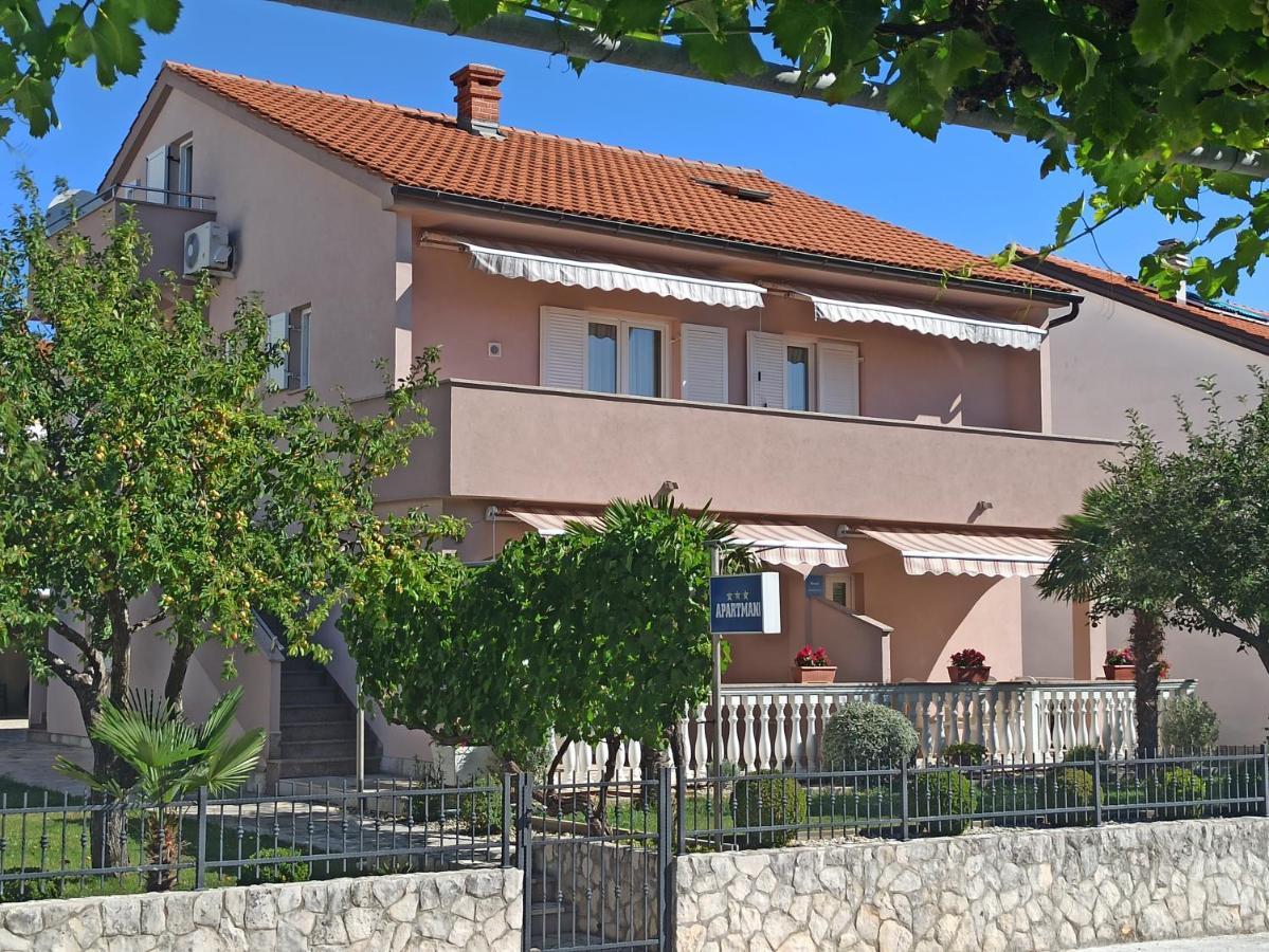 Apartmani Vesna Krk Town Exteriér fotografie