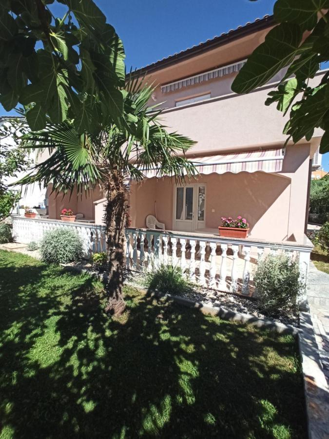 Apartmani Vesna Krk Town Exteriér fotografie
