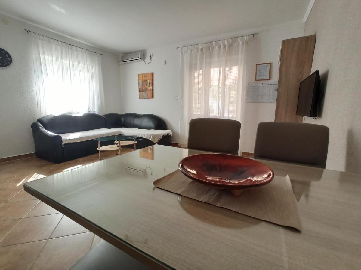 Apartmani Vesna Krk Town Exteriér fotografie