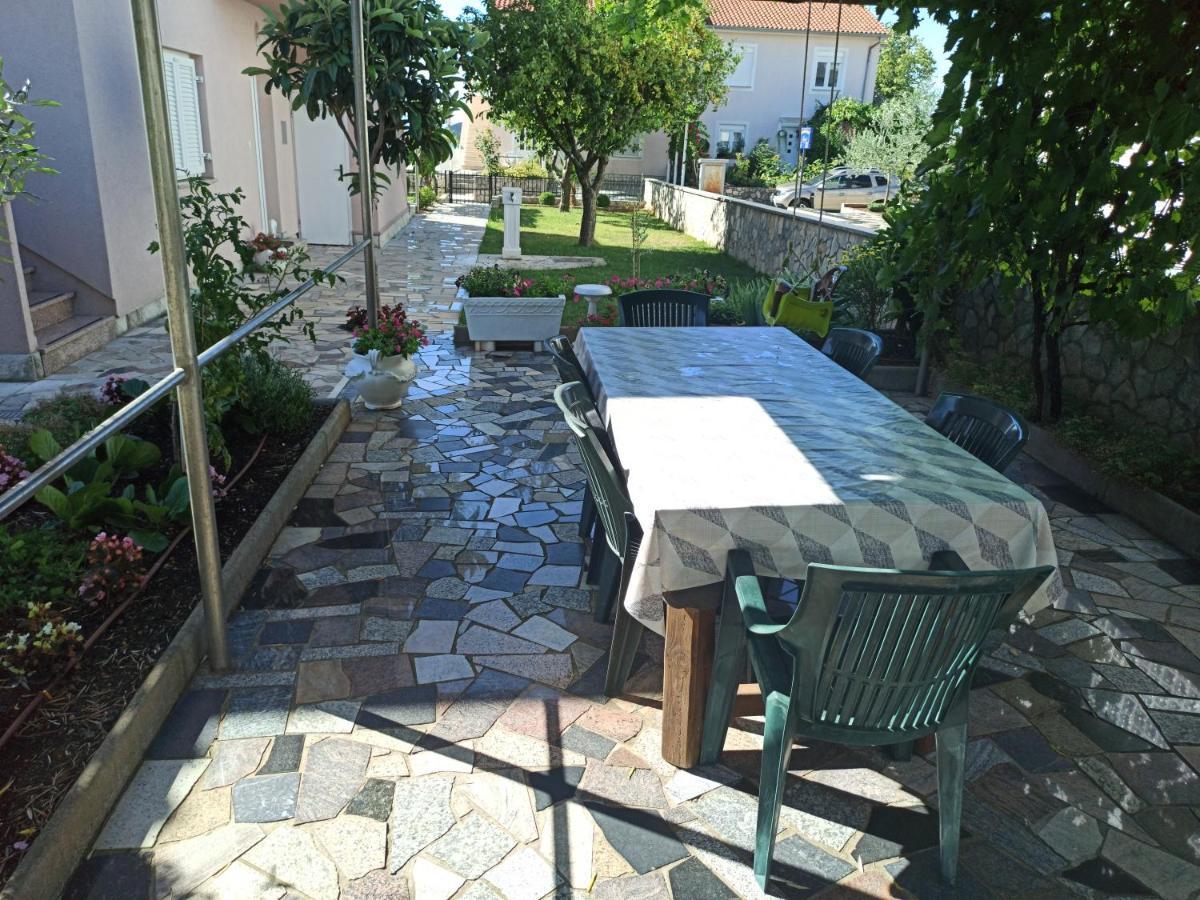 Apartmani Vesna Krk Town Exteriér fotografie