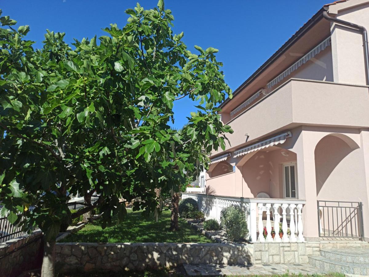 Apartmani Vesna Krk Town Exteriér fotografie
